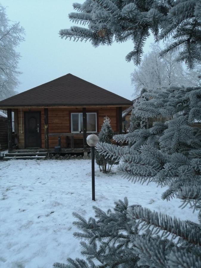 Hotel Usadba Kupalinka Ostrovo Exteriér fotografie