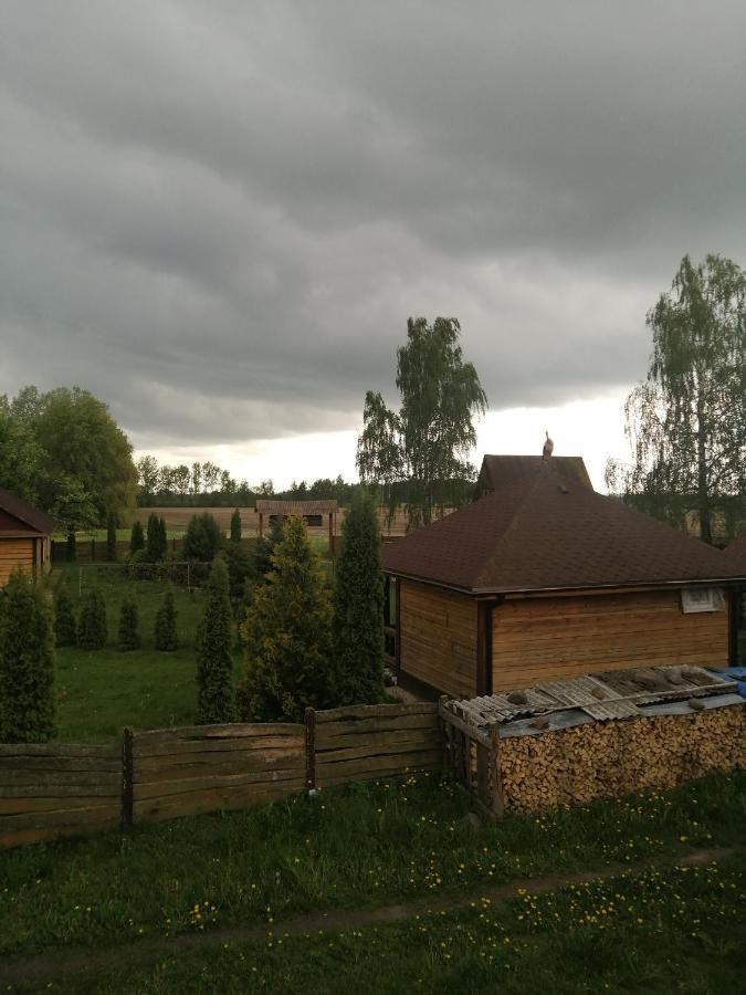 Hotel Usadba Kupalinka Ostrovo Exteriér fotografie
