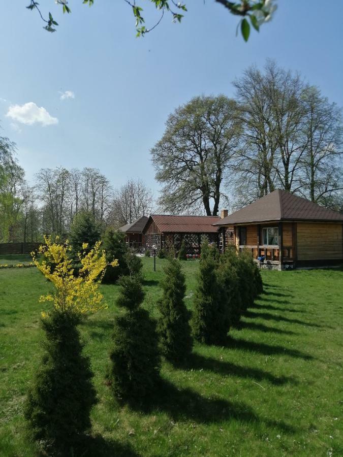 Hotel Usadba Kupalinka Ostrovo Exteriér fotografie